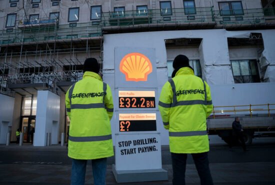 Greenpeace UK Activists target Shell HQ as it reveals £32.2bn profits