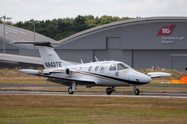 Eclipse 500 business jet taxiing at Farnborough Airport