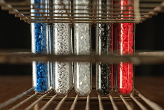 White plastic grain, plastic polymer granules,hand hold Polymer pellets, Raw materials for making water pipes, Plastics from petrochemicals and compound extrusion, resin from plant polyethylene